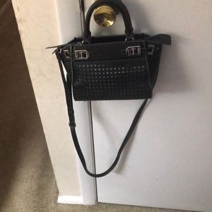 Nine West small crossbody/satchel purse.  Made of sturdy vegan leather.